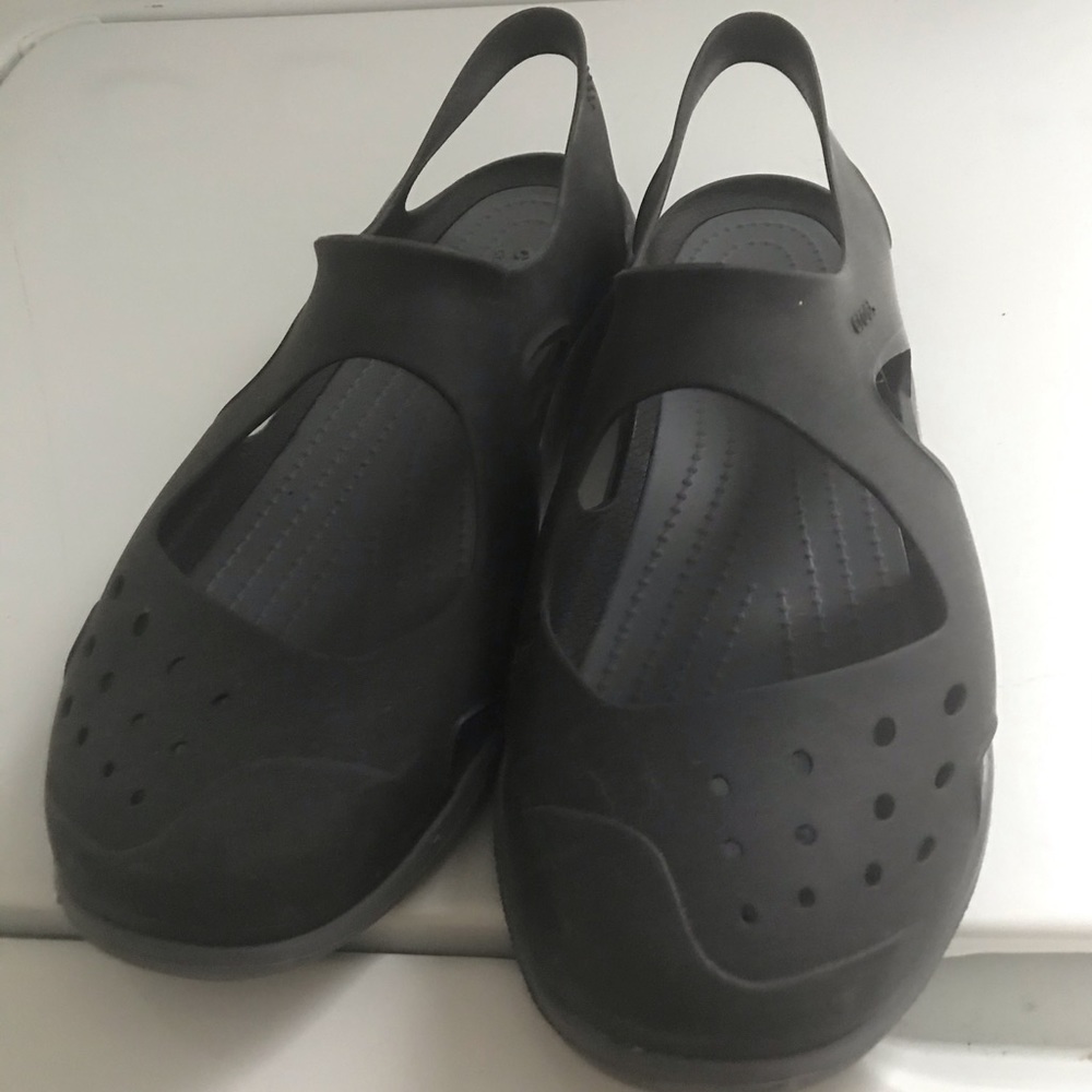 Crocs - women’s size 10